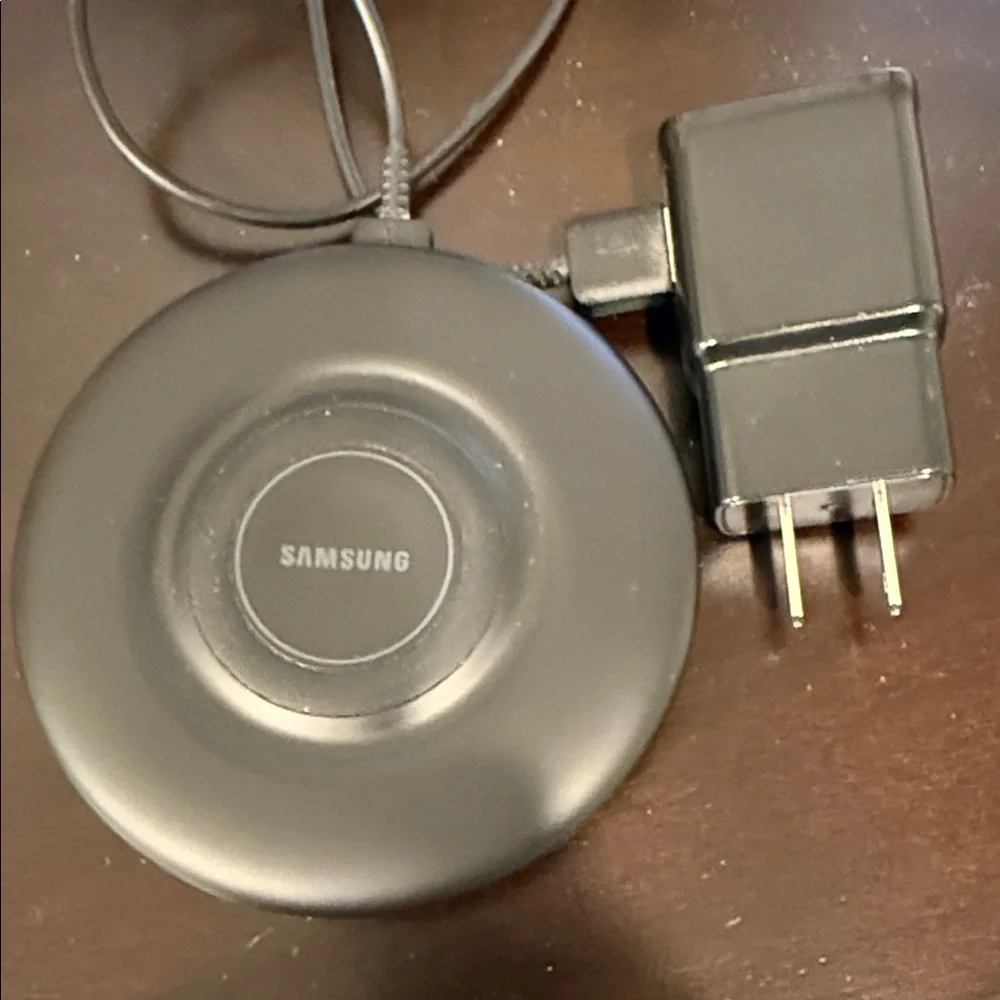Samsung Wireless Charger with Adapter